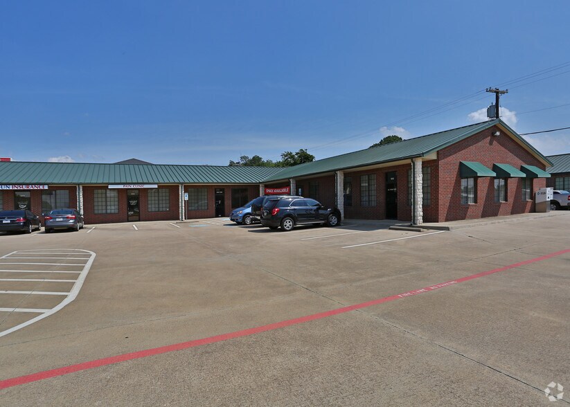 More Photos Of 2002 S Stemmons Fwy, Lake Dallas Office For Lease
