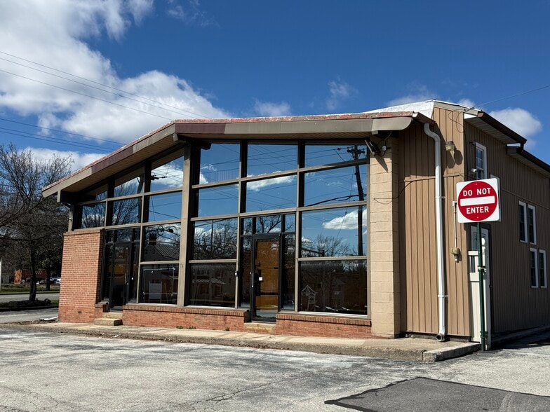 More Photos Of 3815 Ridge Pike, Collegeville General Retail For Sale