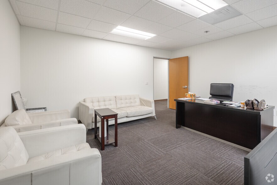 More Photos Of 61 Post, Irvine Light Manufacturing For Sale