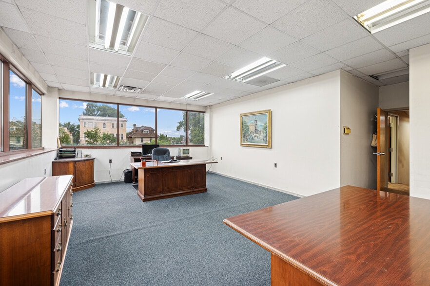 More Photos Of 600 W Main St, Norristown Showroom For Sale