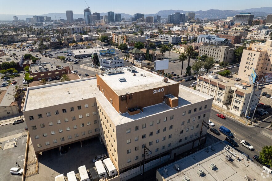 More Photos Of 2140 W Olympic Blvd, Los Angeles Office For Lease