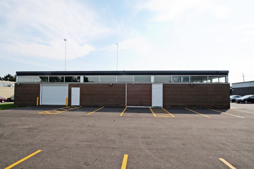 More Photos Of 64 Prince Andrew Pl, Toronto Warehouse For Lease