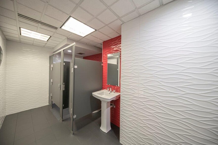 More Photos Of 125 W Missouri Ave, Midland Office For Lease
