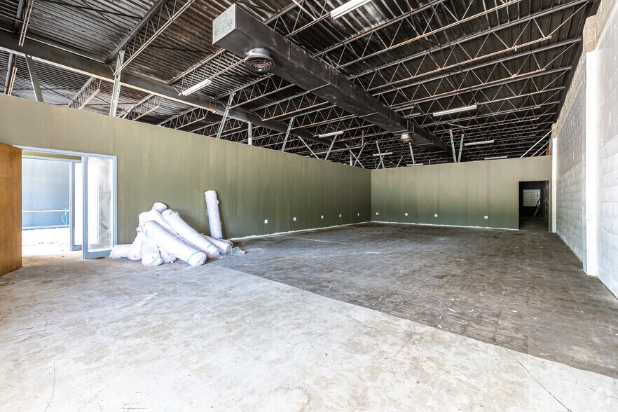More Photos Of 6000 Leavenworth Rd, Kansas City Unknown For Lease
