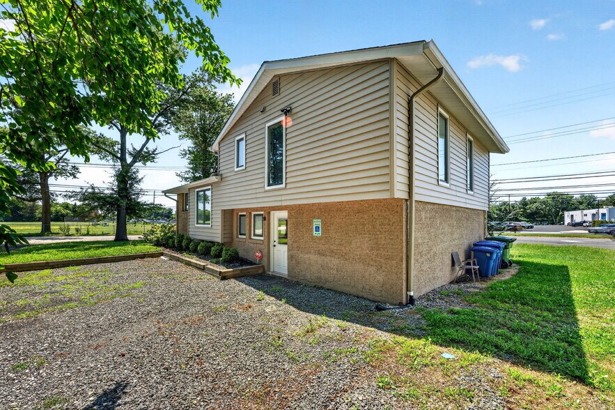 More Photos Of 79 S Maple Ave, Marlton Office For Sale