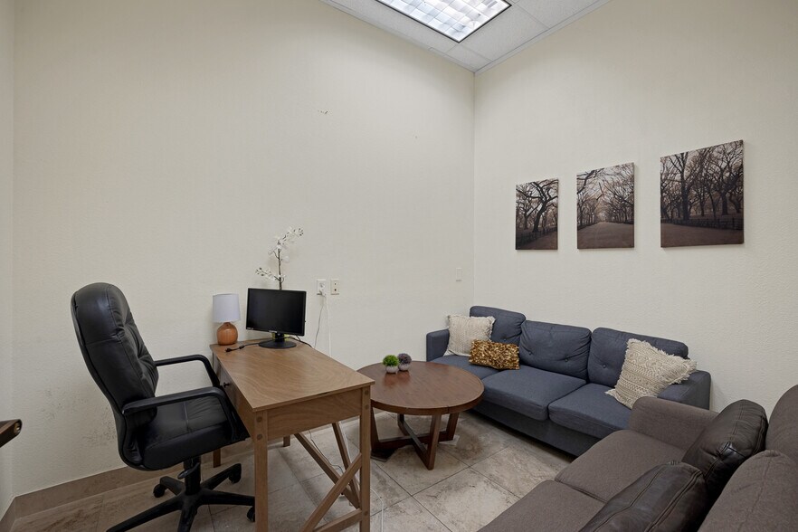 More Photos Of 4455 S Buffalo Dr, Las Vegas Unknown For Lease