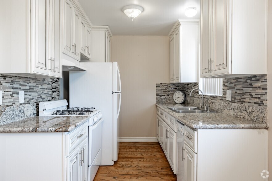 More Photos Of 6635 Wilkinson Ave, North Hollywood Apartments For Sale