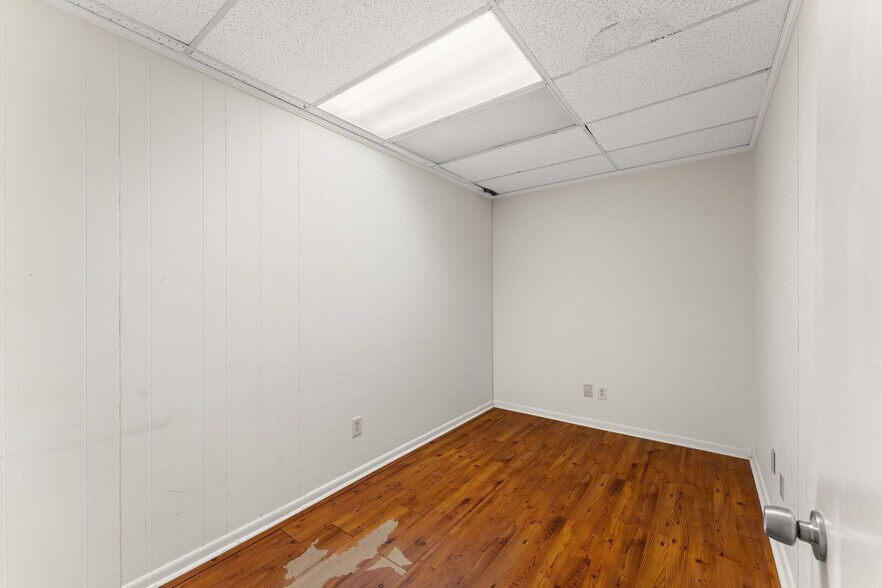 More Photos Of 2629 W 23rd St, Panama City Office For Sale