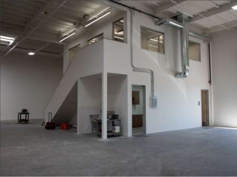 More Photos Of 1655 Little Orchard St, San Jose Manufacturing For Lease