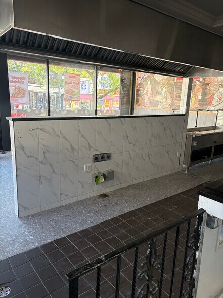 More Photos Of 4918-4934 Broadway, New York Storefront For Lease