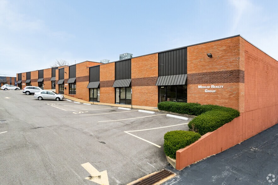 Primary Photo Of 10700-10714 Trenton Rd, Olivette Light Distribution For Lease