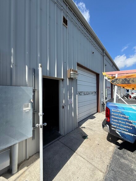 More Photos Of 5011-5047 Ulmerton Rd, Clearwater Unknown For Lease