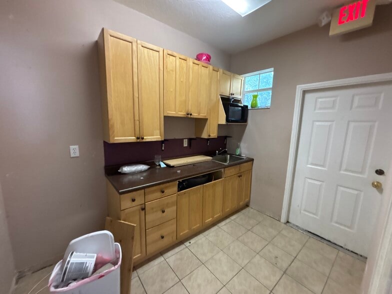 More Photos Of 2816 Windguard Cir, Wesley Chapel Medical For Lease