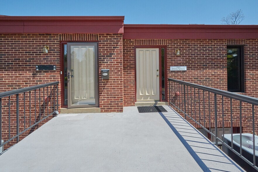 More Photos Of 2555-2575 Chain Bridge Rd, Vienna Medical For Sale