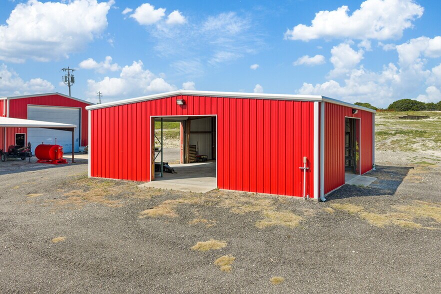 More Photos Of 4159 Highway 6, Clifton Showroom For Sale