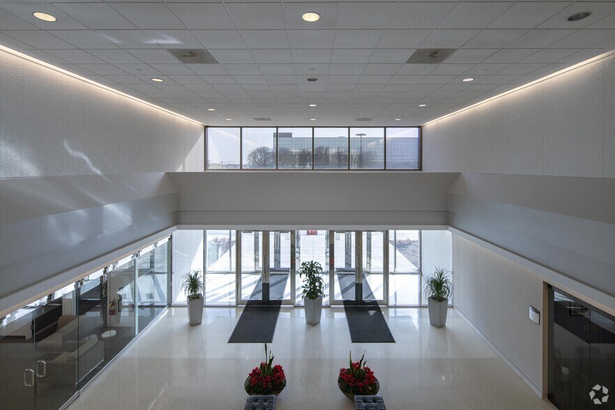 More Photos Of 1111 E Touhy Ave, Des Plaines Office For Sale