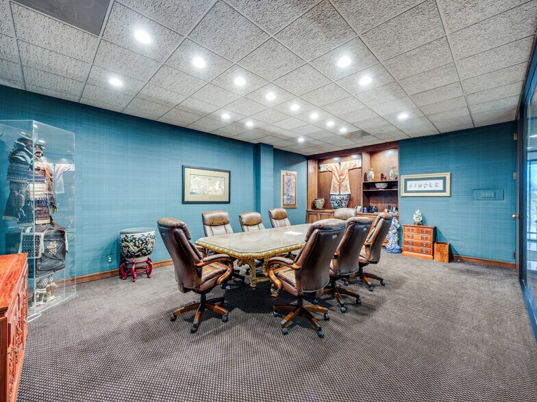 More Photos Of 1595 N Central Expy, Richardson Office Residential For Sale