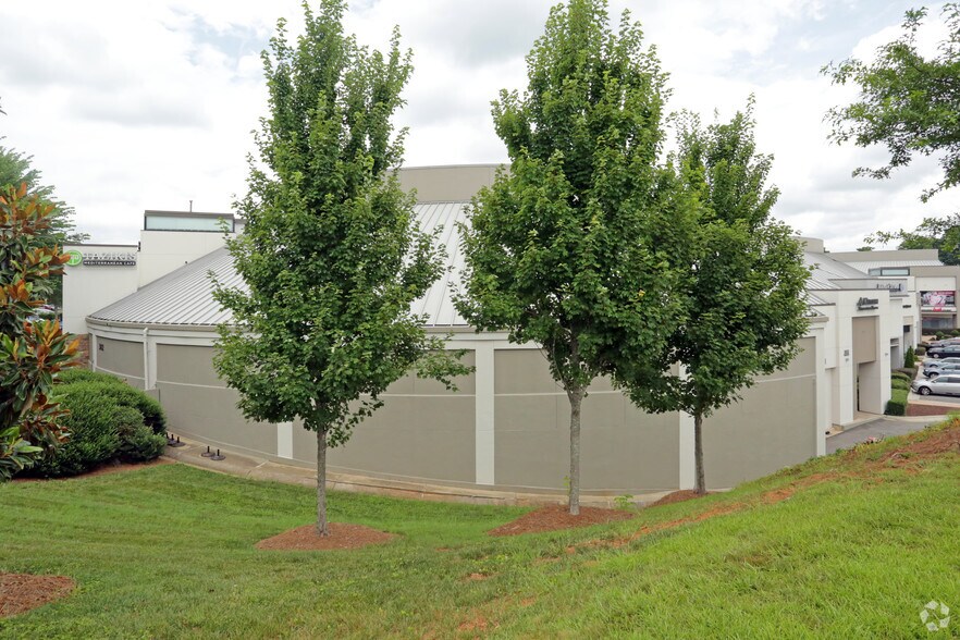 More Photos Of 575 New Waverly Pl, Cary General Retail For Lease