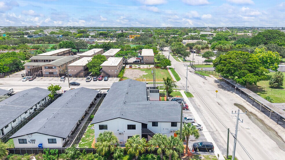 More Photos Of 940 NW 8th Ave, Pompano Beach Apartments For Sale