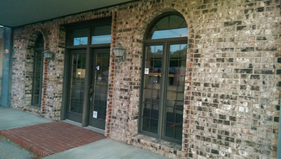 Primary Photo Of 2611 SW 17th St, Topeka Office For Lease
