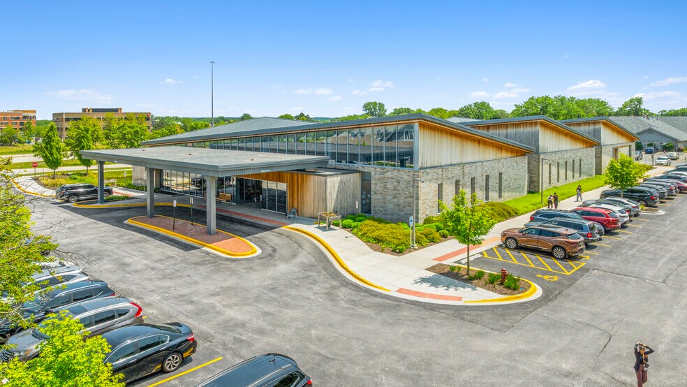 More Photos Of 7600 County Line Rd, Burr Ridge Medical For Sale