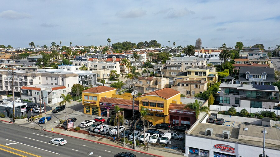 More Photos Of 1414 Pacific Coast Hwy, Hermosa Beach Auto Repair For Sale