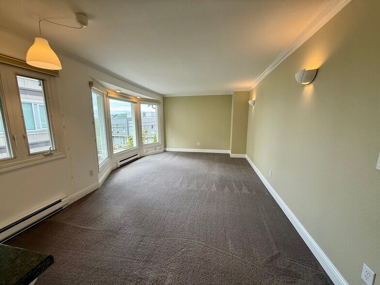 More Photos Of 2258 14th Ave W, Seattle Apartments For Sale