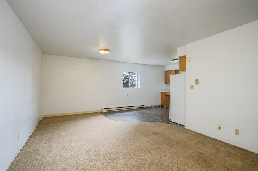More Photos Of 229 E Monroe St, Carlton Apartments For Sale