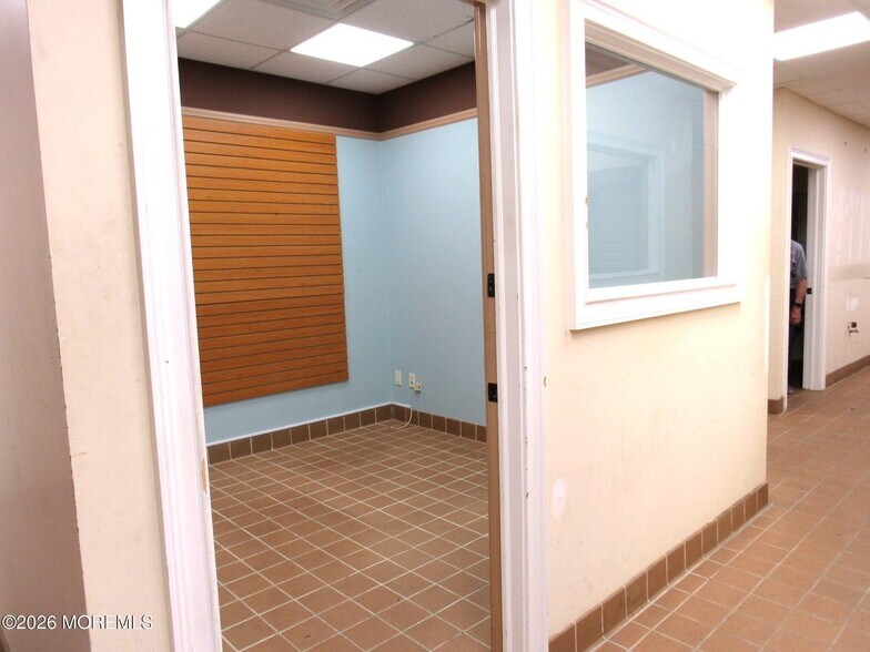 More Photos Of 1847 Hooper Ave, Toms River General Retail For Lease