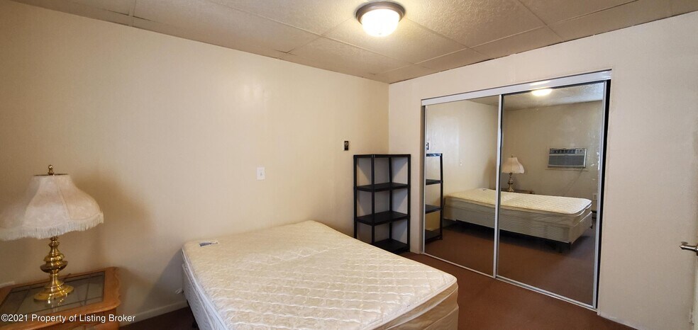 More Photos Of 28 E Main St, Halliday Specialty For Sale