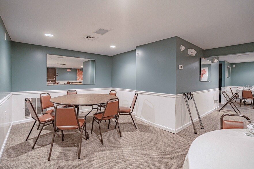 More Photos Of 754 Cherokee st, Fountain Hill Restaurant For Sale