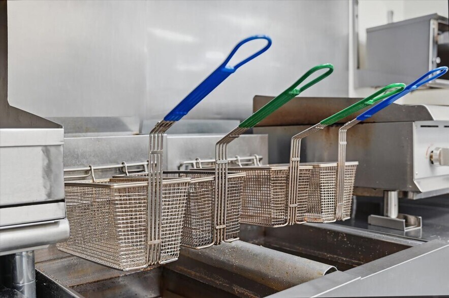 More Photos Of 309 US-6 Hwy, Oakland Fast Food For Sale