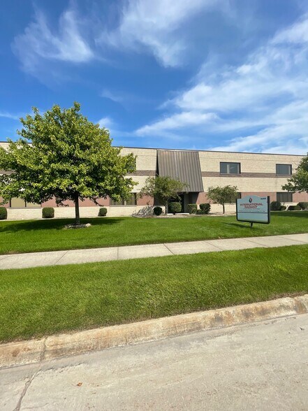 More Photos Of 46400 Continental Dr, Chesterfield Warehouse For Lease