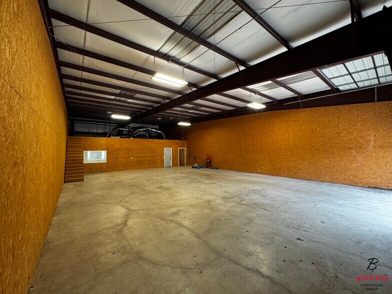 More Photos Of 103 Ranger Dr, Boerne Warehouse For Lease