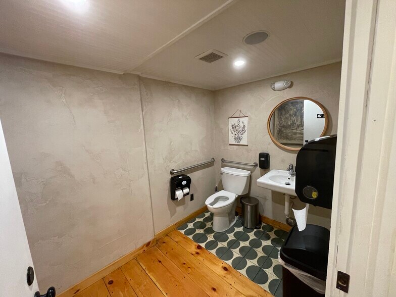 More Photos Of 1055 Lewiston Rd, New Gloucester Restaurant For Sale