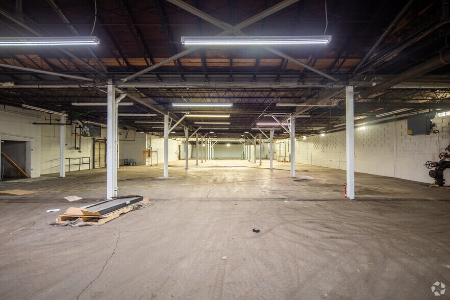 More Photos Of 5206 S 38th St, Saint Louis Warehouse For Lease