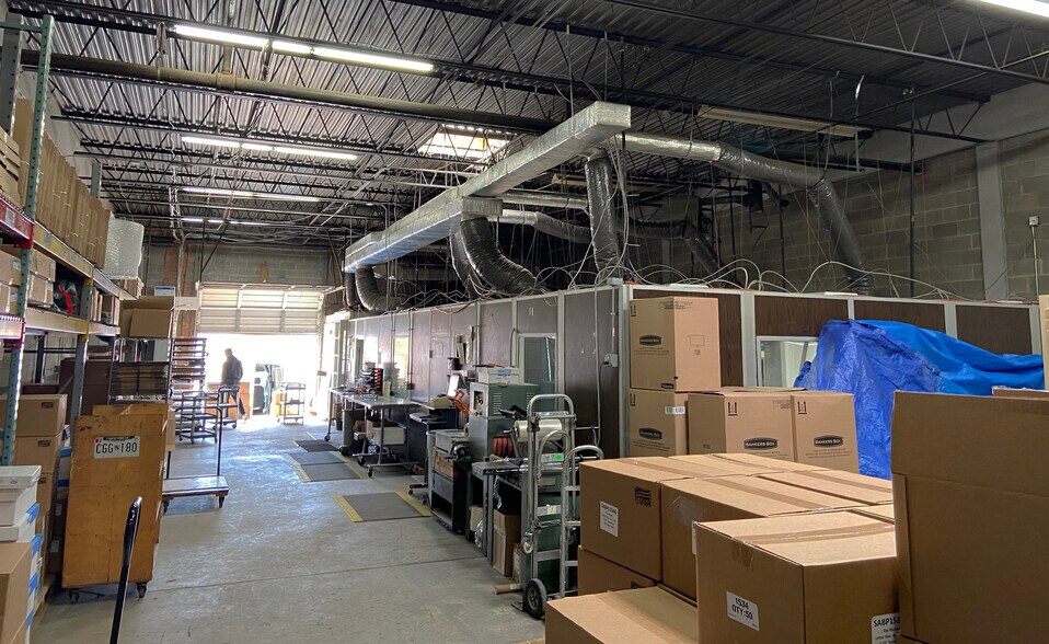 More Photos Of 5344-5352 46th Ave, Edmonston Warehouse For Lease