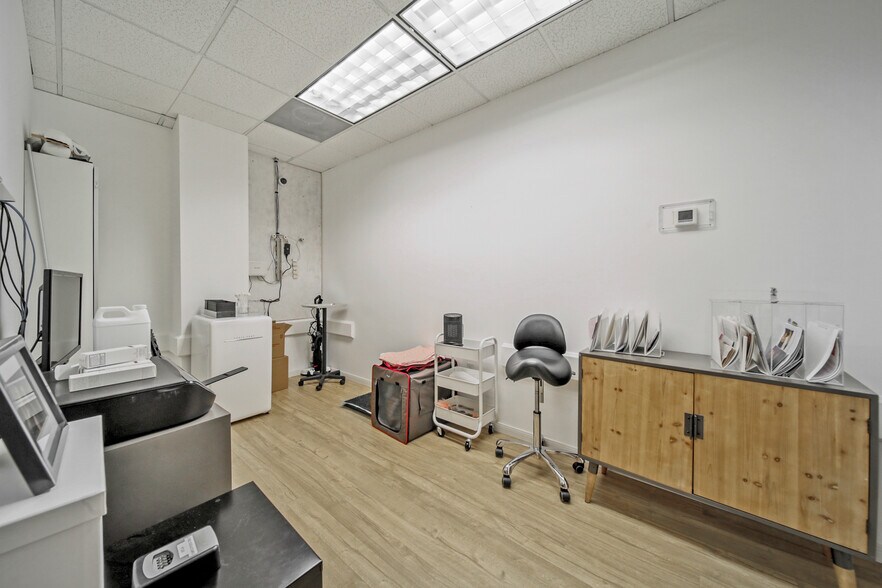 More Photos Of 19073 Interstate 45 S, Conroe General Retail For Lease