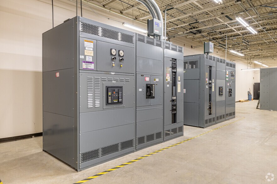 More Photos Of 2947 Executive Blvd, Mesquite Manufacturing For Sale