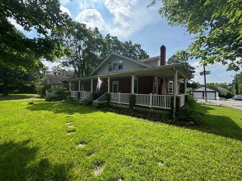 Primary Photo Of 867-869 Beverly Rd, Burlington Office For Sale