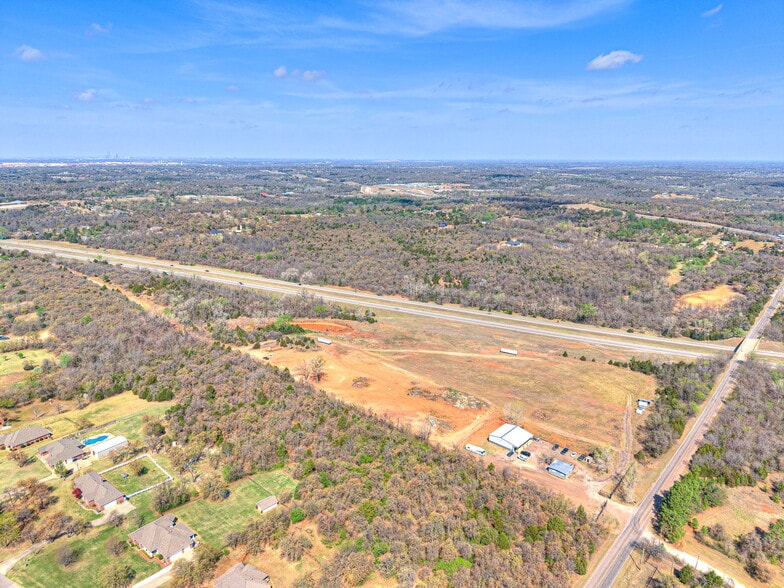 More Photos Of 6625 S Hiwassee Rd, Oklahoma City Showroom For Sale