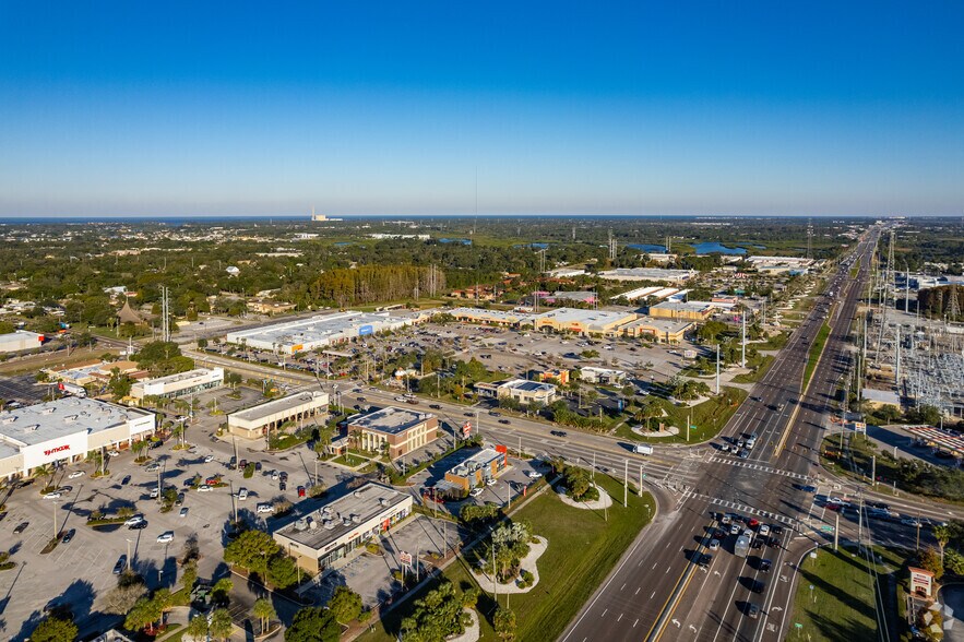 More Photos Of 852-884 E Tarpon Ave, Tarpon Springs General Retail For Lease