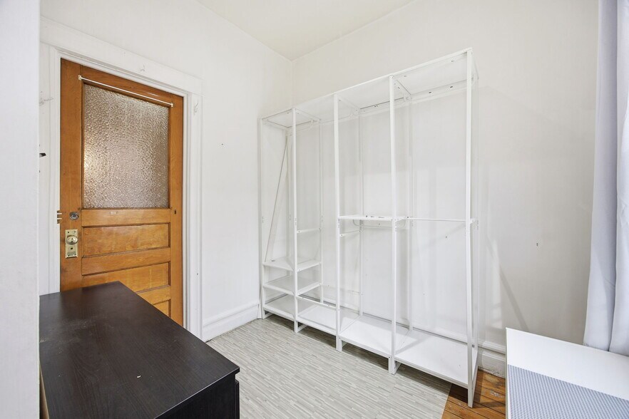 More Photos Of 6067 Putnam Ave, Ridgewood Apartments For Sale