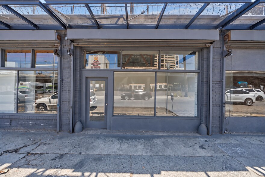 More Photos Of 236 W 18th St, Los Angeles Warehouse For Sale