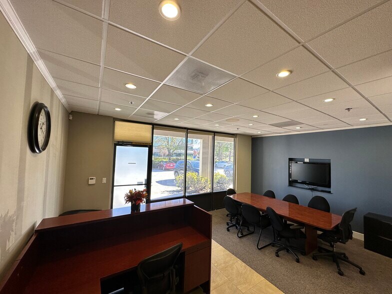 More Photos Of 335 Convention Way, Redwood City Unknown For Lease