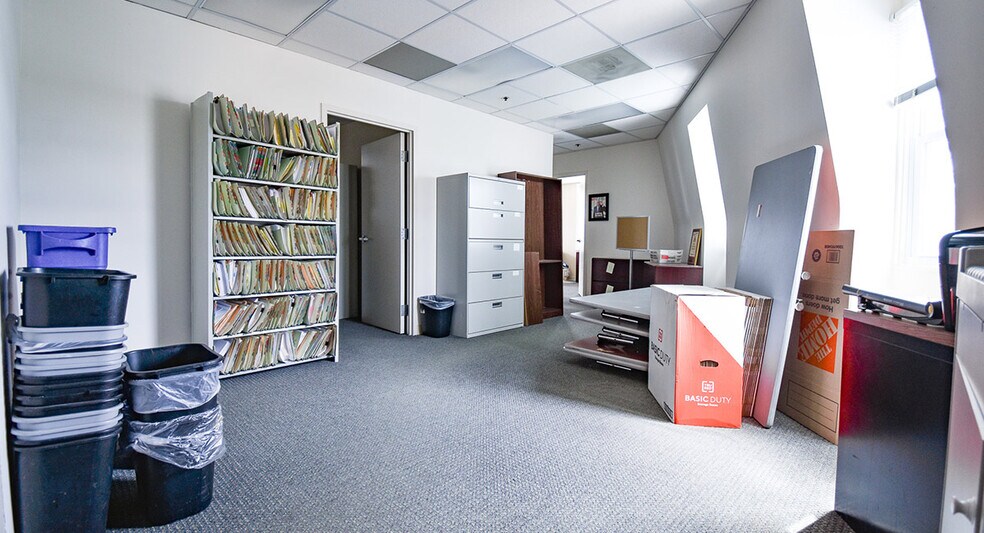 More Photos Of 112 S West St, Alexandria Office For Lease