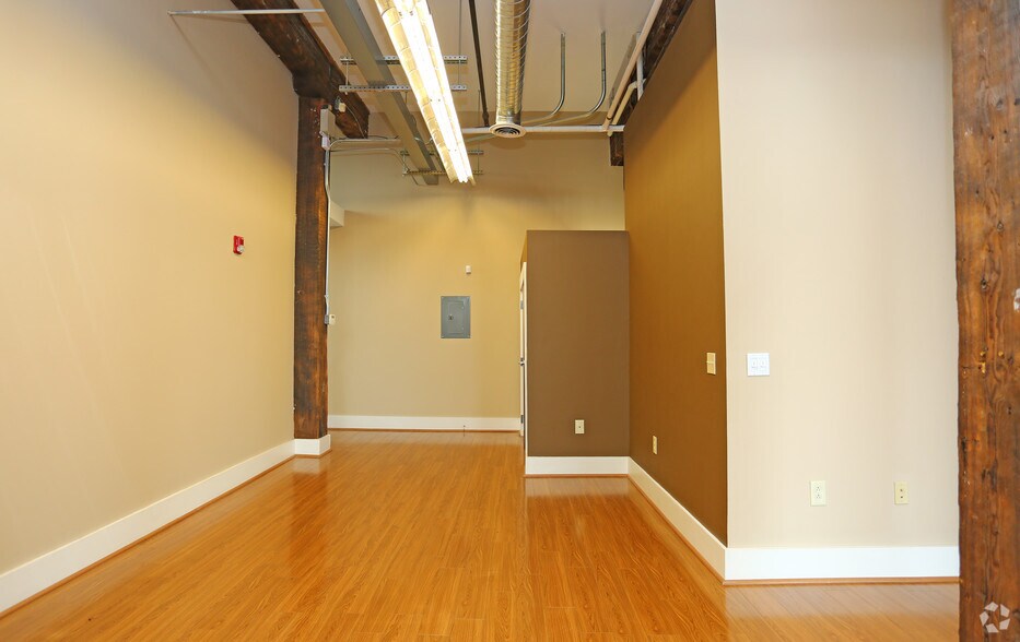 More Photos Of 55 Railroad St, Rochester Apartments For Lease
