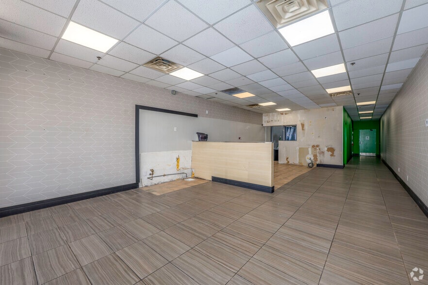 More Photos Of 3211-3231 Coors Blvd SW, Albuquerque Unknown For Lease