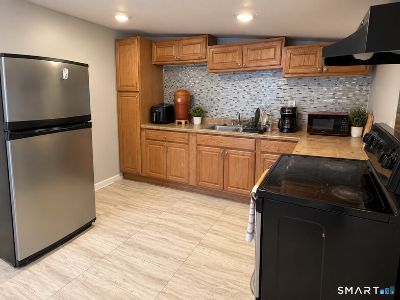 More Photos Of 40-42 Webster St, Hartford Apartments For Sale