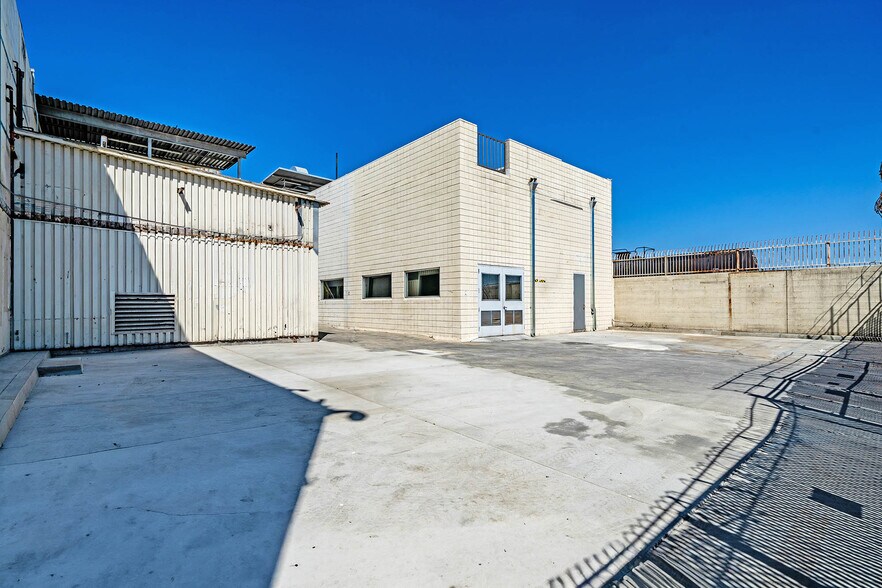 More Photos Of 4569 Firestone Blvd, South Gate Refrigeration Cold Storage For Sale